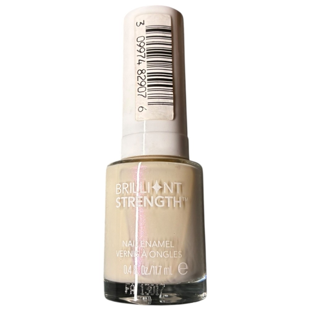 Revlon Shimmer White Cream Nail Polish Enamel Brilliant Strength 060‎ Allure
